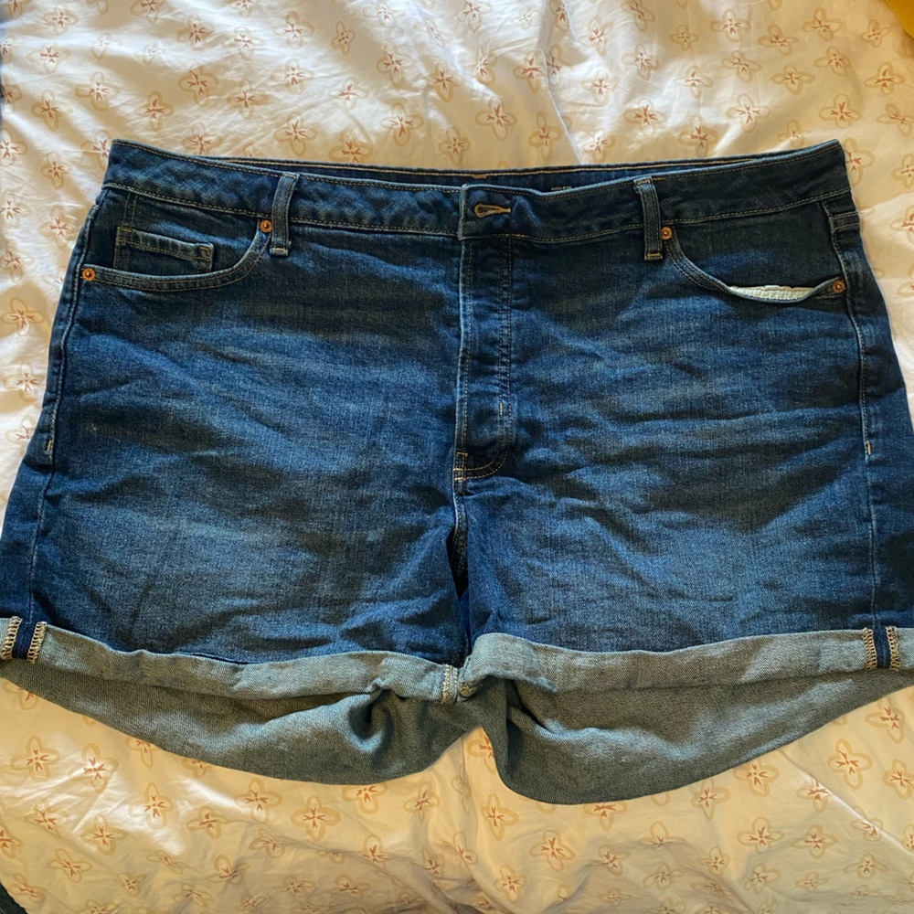 Old Navy High-Rise O.G. Straight shorts
